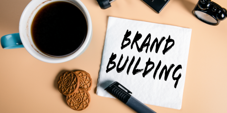 Modalități simple de a-ți promova brandul offline